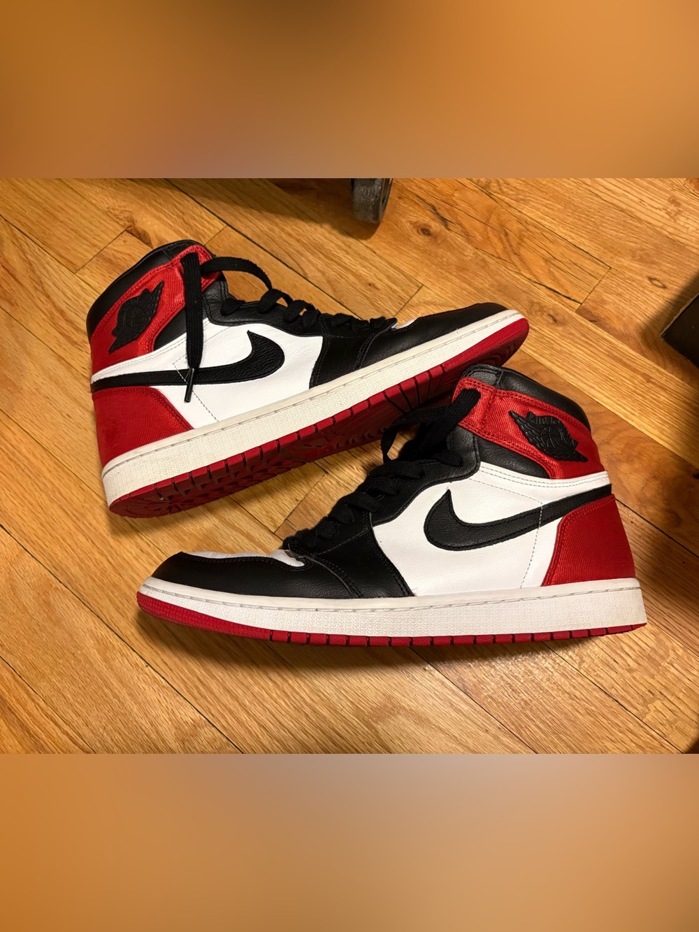 Air Jordan 1 Retro High OG Black/White/Red Sneakers satin women’s 11.5 men’s 10